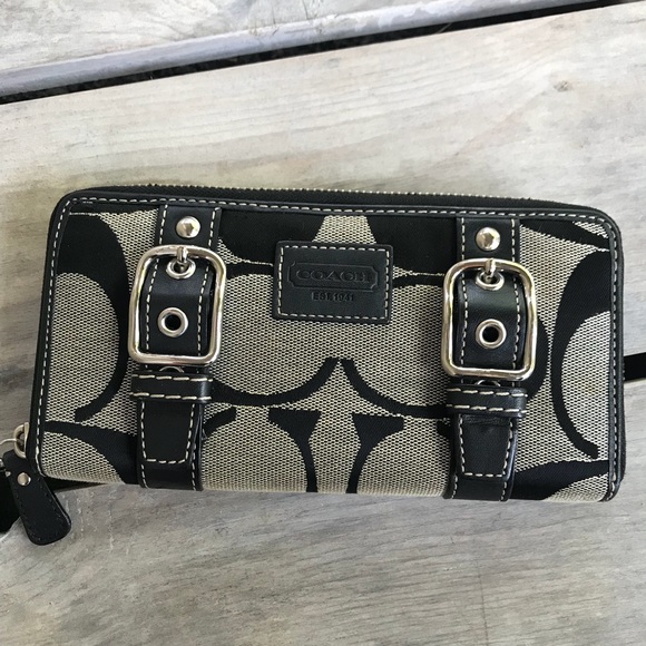 Coach Handbags - Coach Wallet Coach Jacquard Black Tan